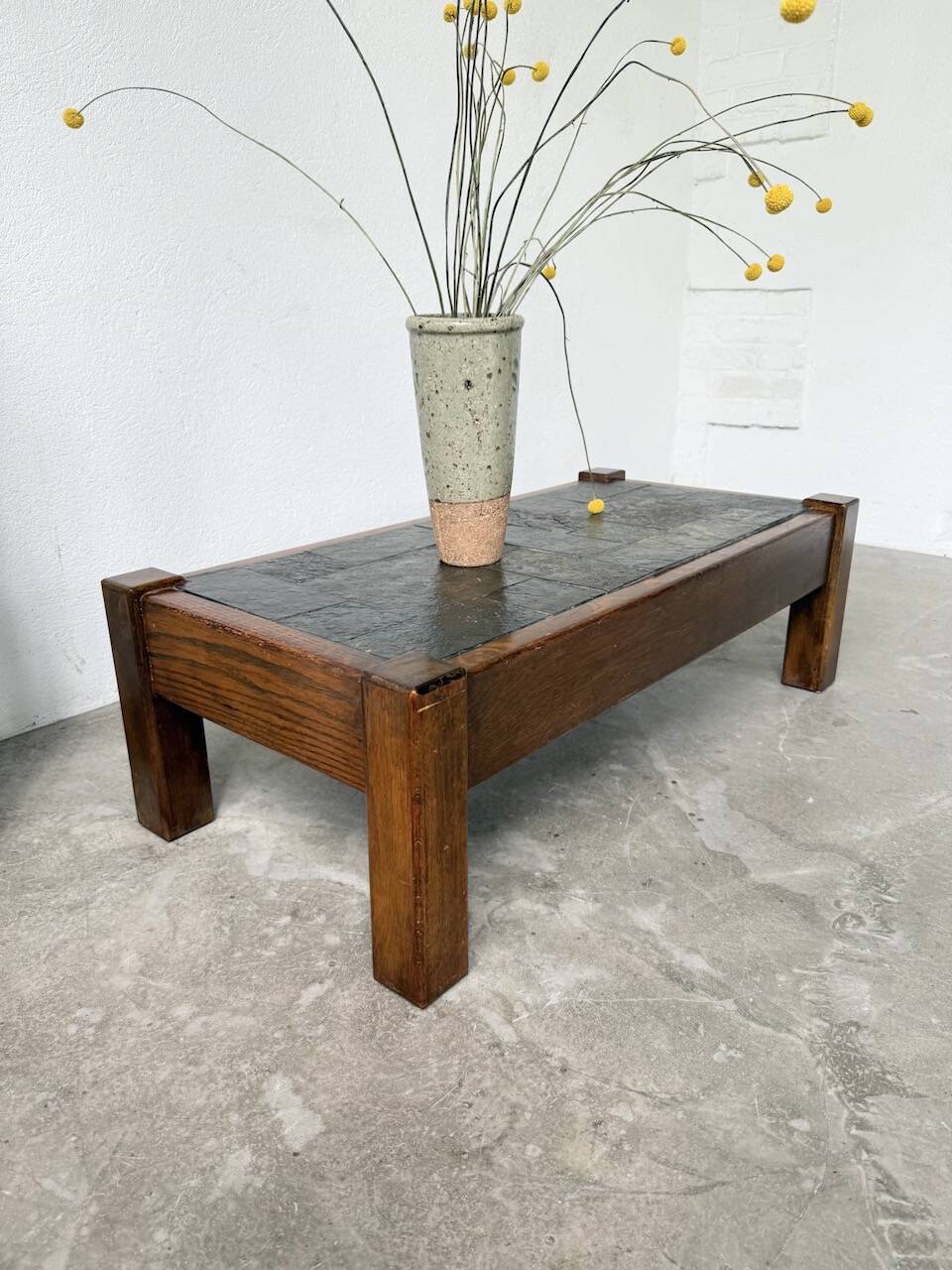 Table basse en chêne et ardoise 1950