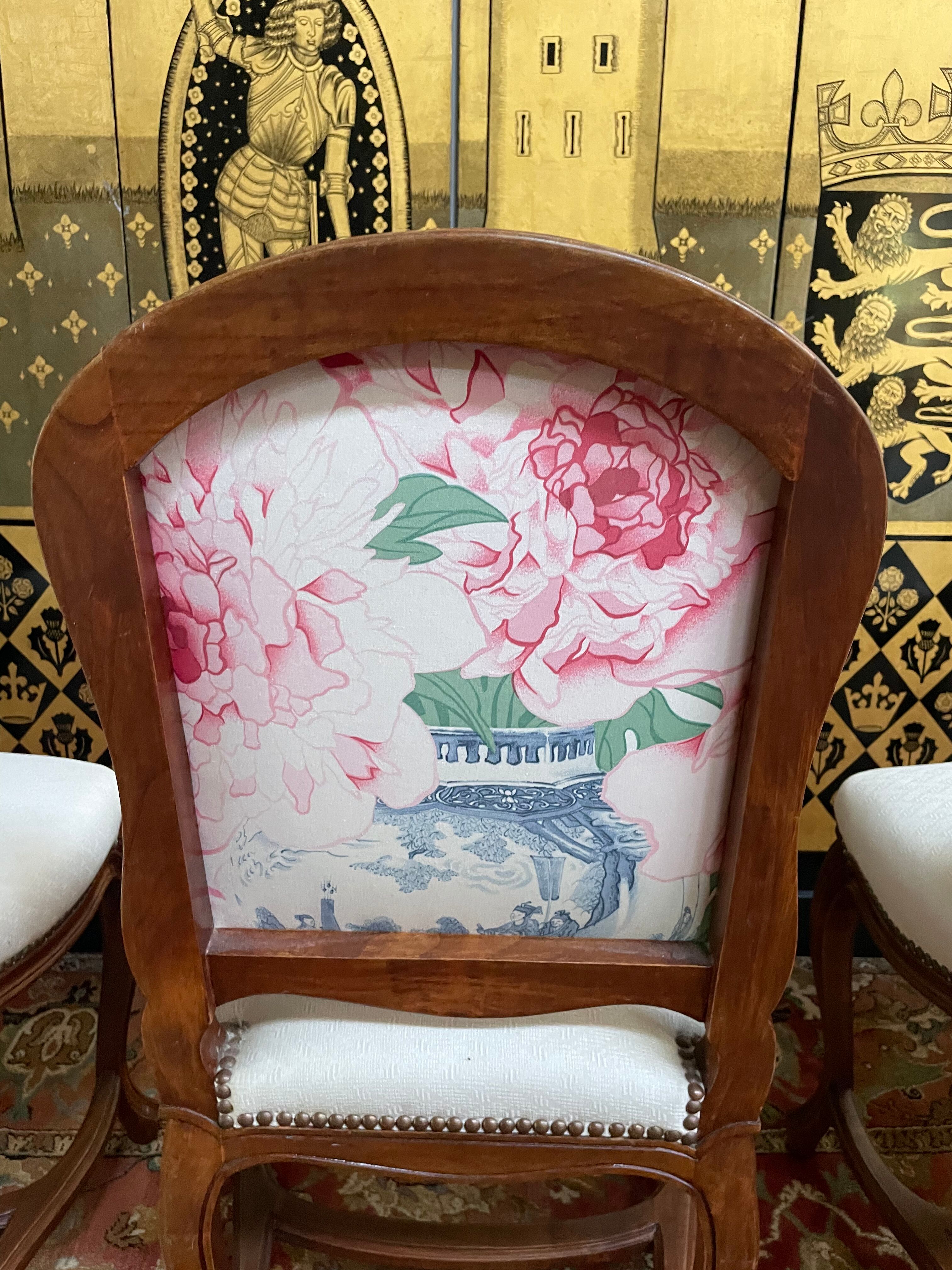 Suite de 4 chaises de style Louis XV