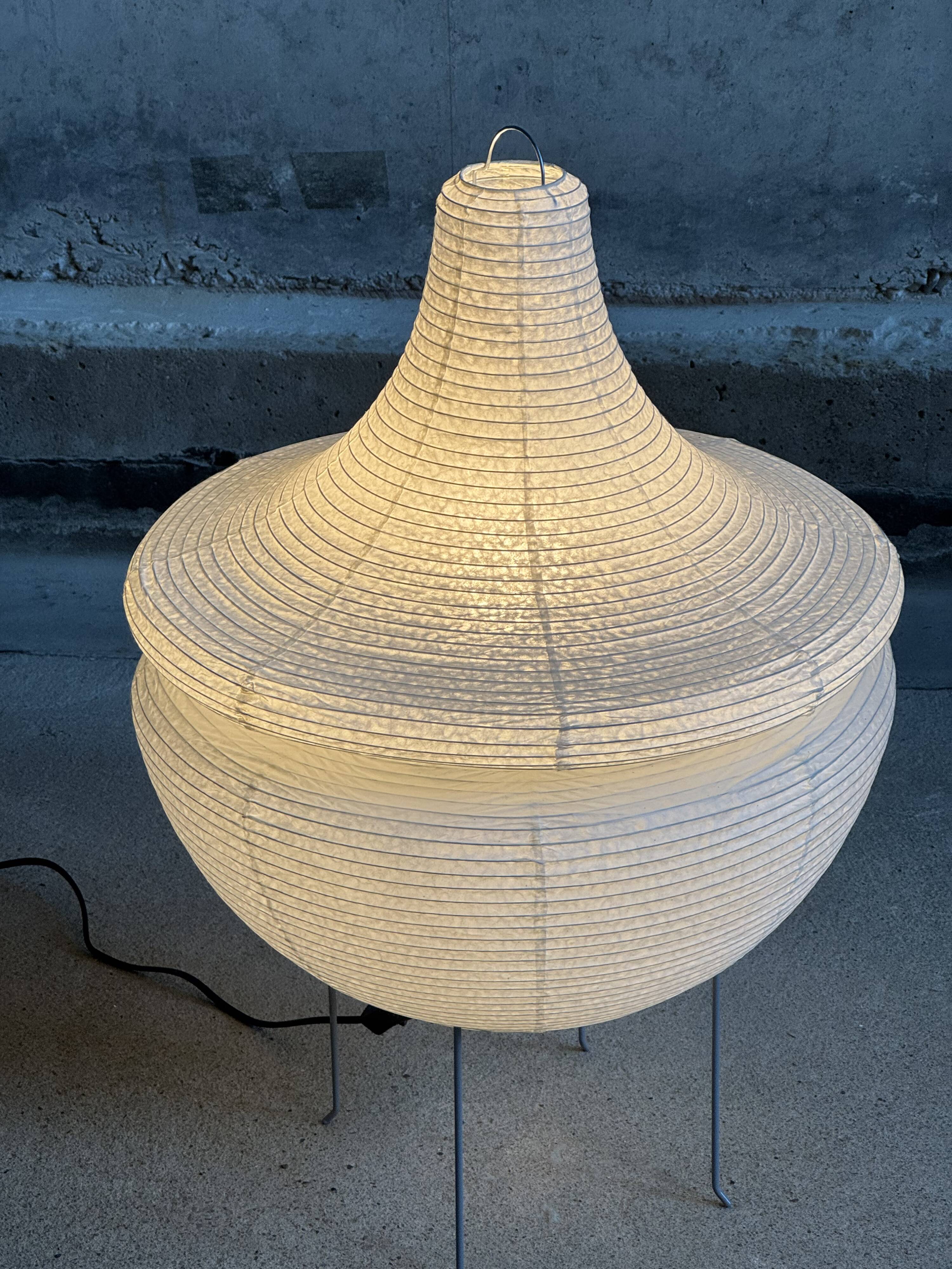 Lampe en papier japonais fait main Hayasi Kogei, Fores