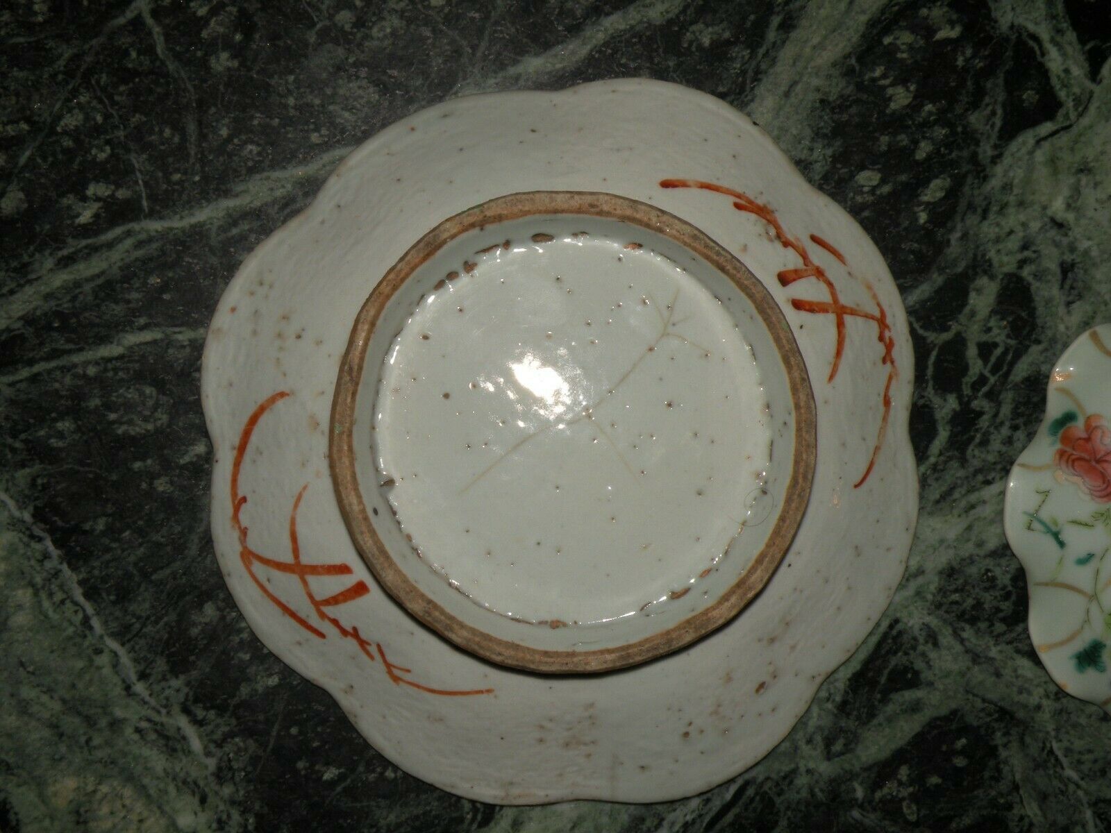 Plate China period nineteenth decorated enamelled stylized with fruit