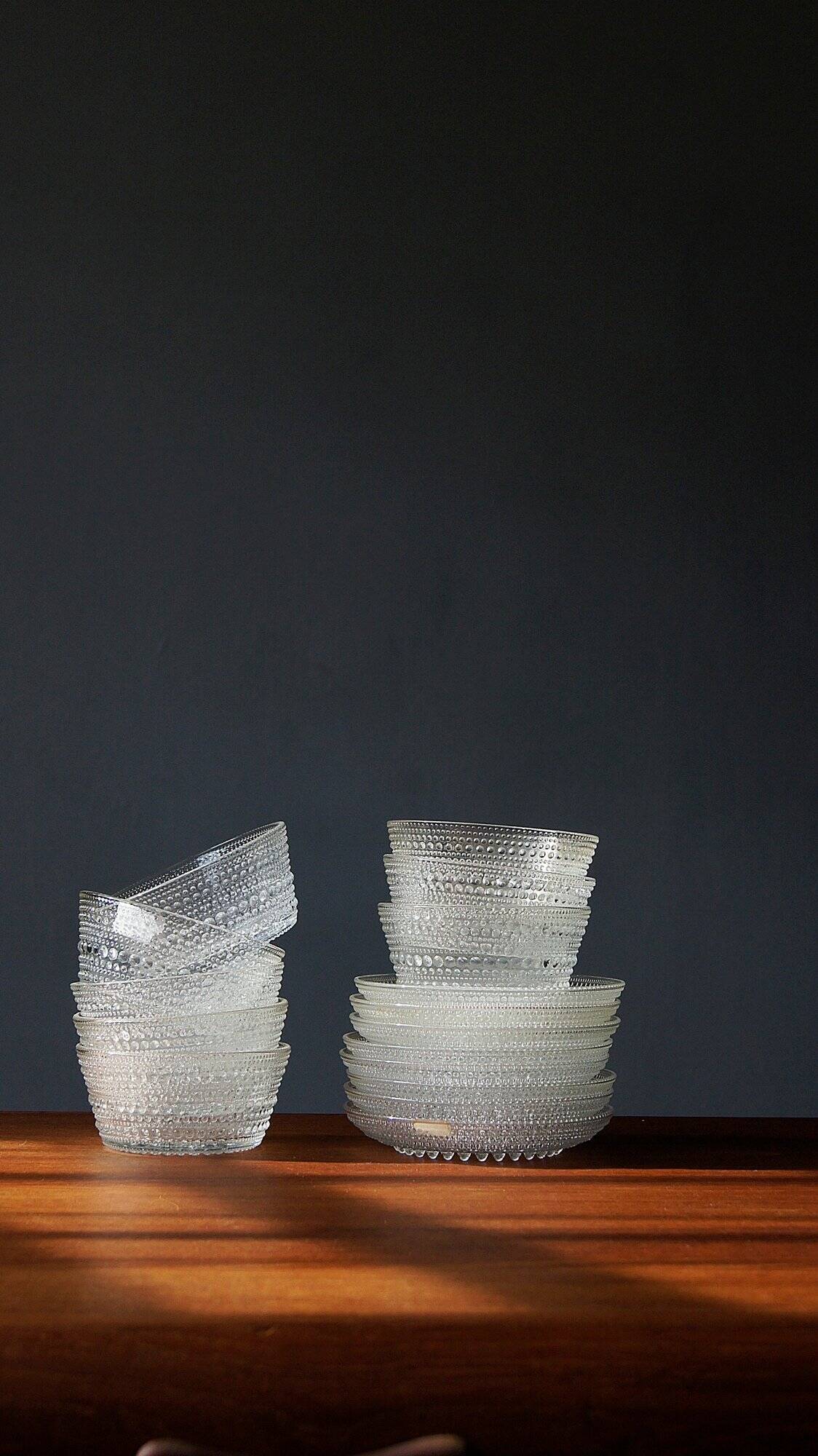 Kastehselmi Plates and Bowls in Clear Glass Art by Oiva Toikka for Arabic, Set of 16