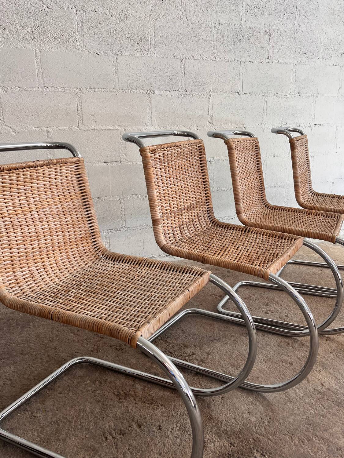 Set of 4 mr10 rattan chairs by mies van der rohe