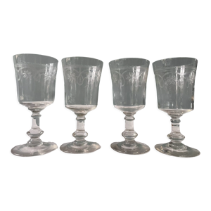 Lot de 4 verres anciens gravés