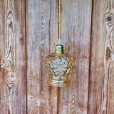 Suspension globe en verre ambré ciselé vintage.