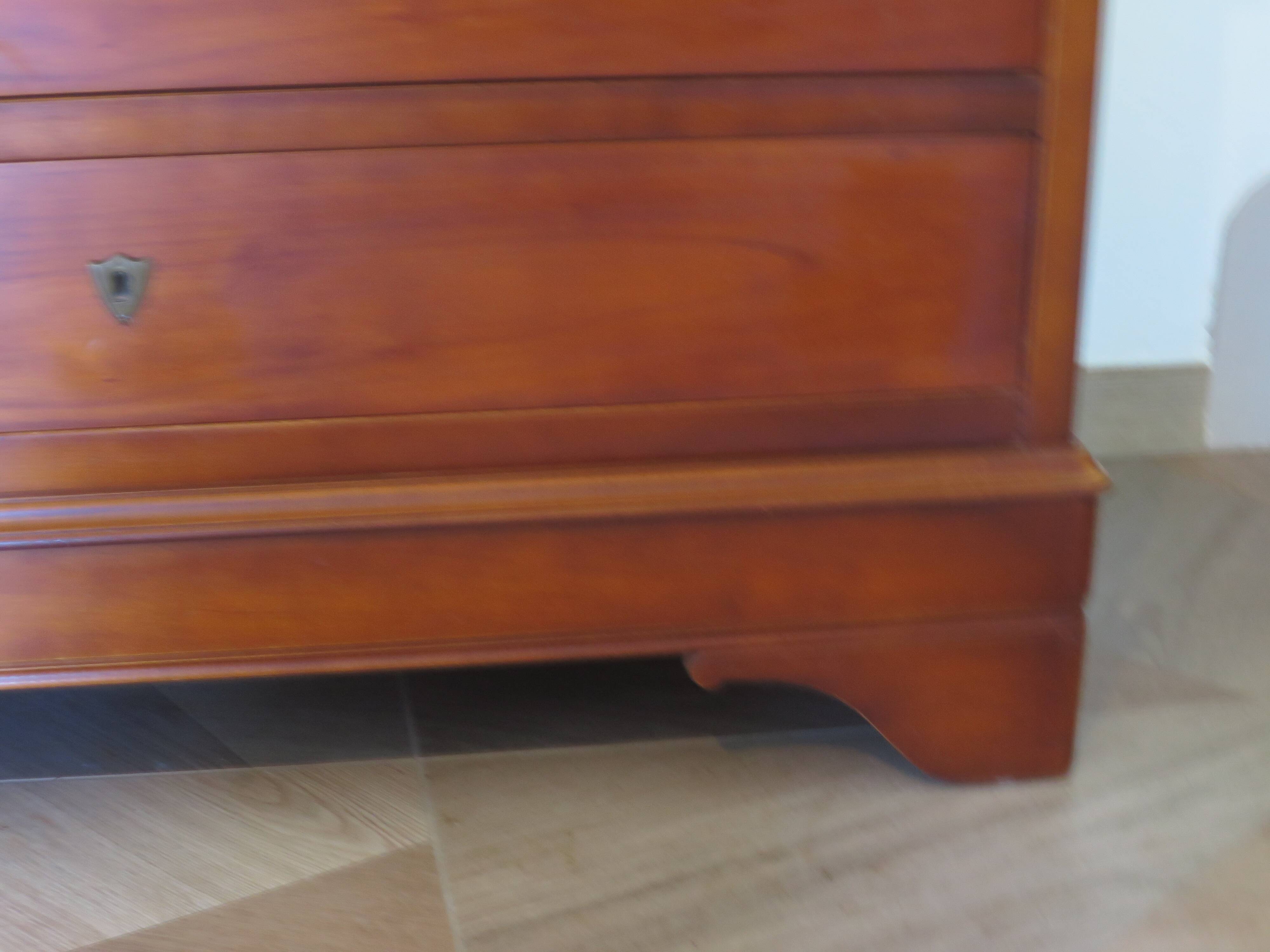 Beautiful Louis Philippe chest of drawers with 4 drawers - 3 locks - in cherry wood - 1980s