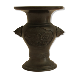 Bronze vase China or Japan