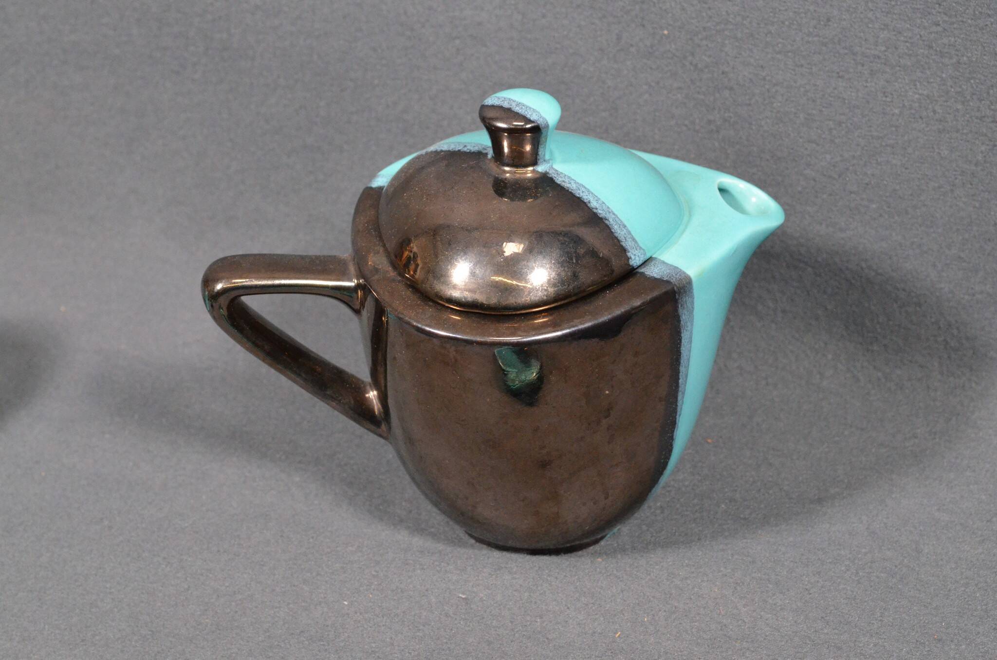 Vallauris coffee service in black and turquoise earthenware.