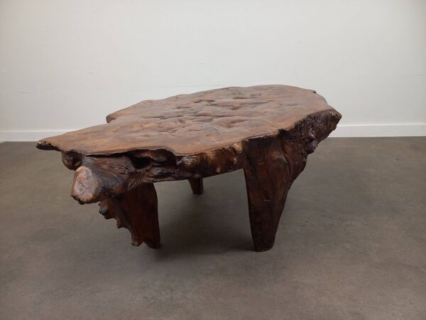 Table basse brutaliste en loupe d'orme