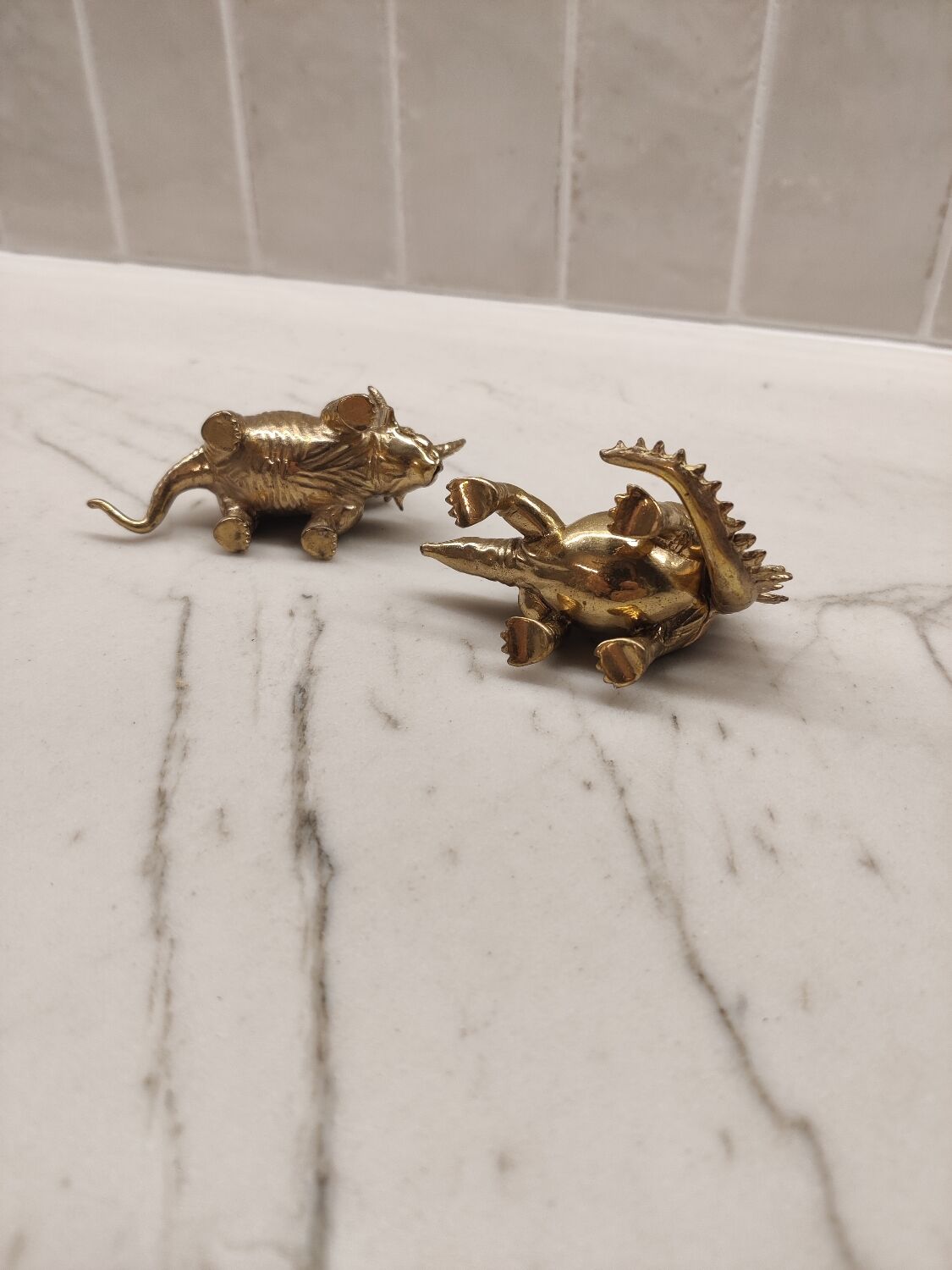 Paire de boîtes dinosaures en laiton