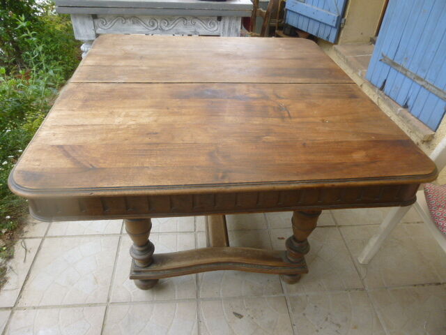 Square wooden table with 3 extensions