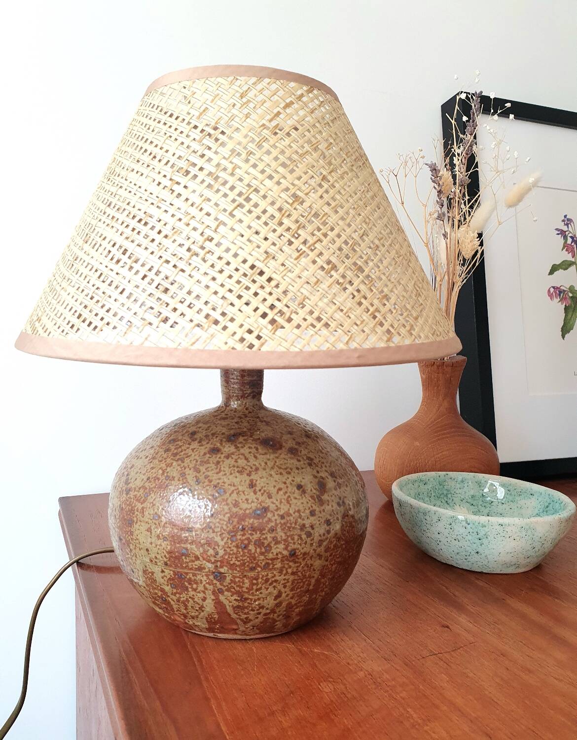 Baudat vintage sandstone lamp