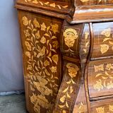 Antique Dutch display cabinet 18th century.