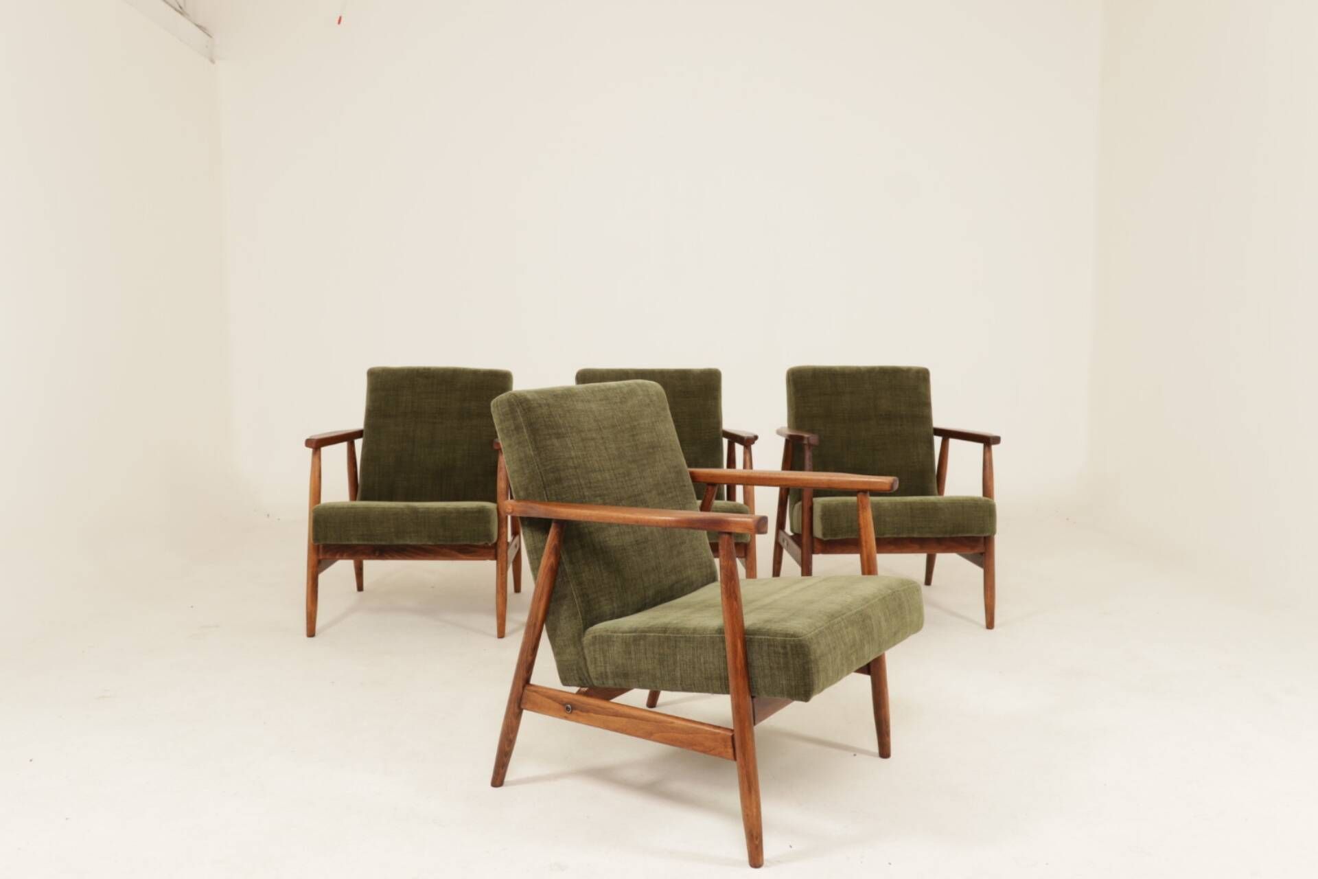 Ensemble de 4 Fauteuils Mid-Century Modern – Velours olive vert 