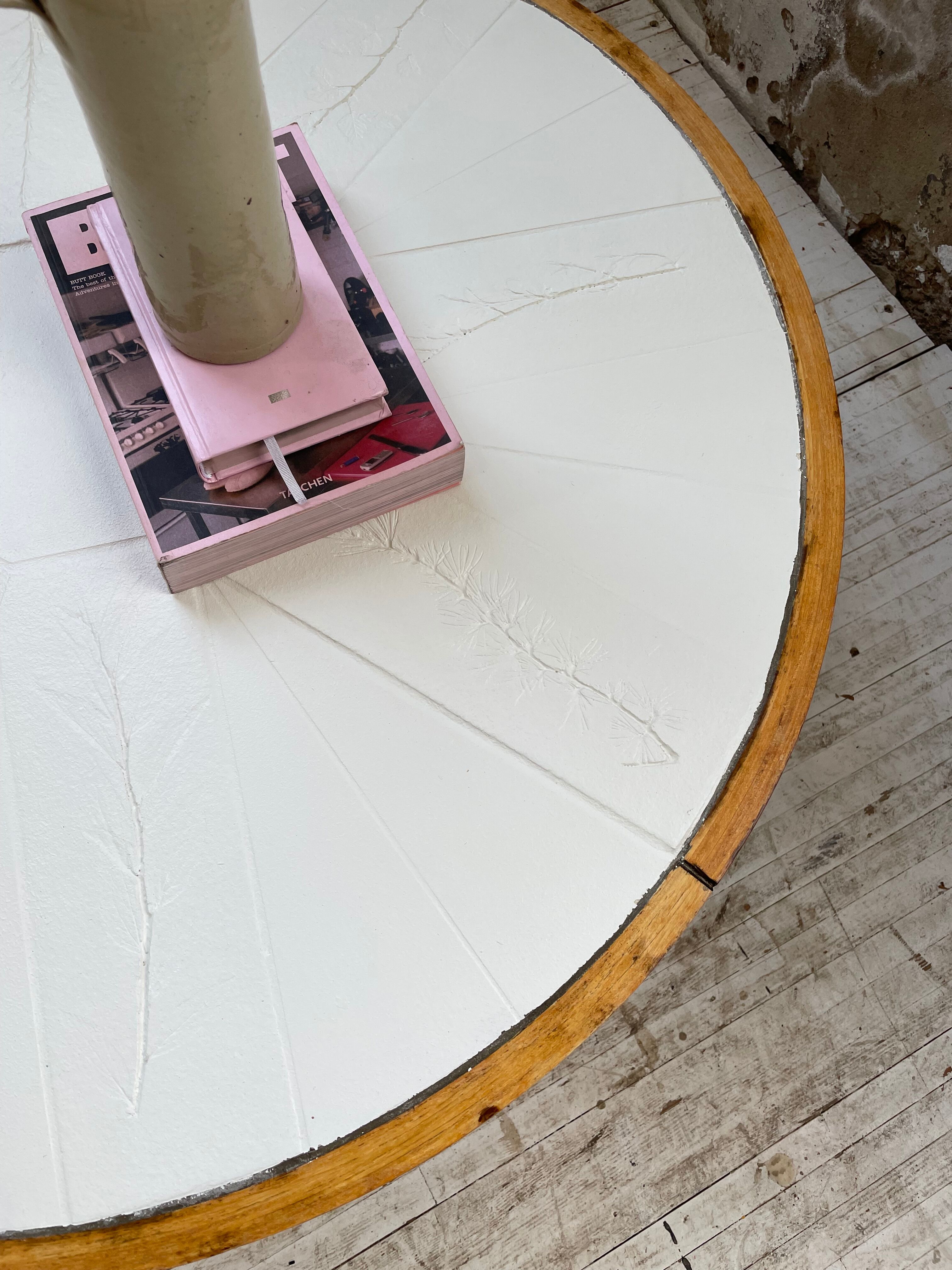 Round coffee table white ceramic and wood