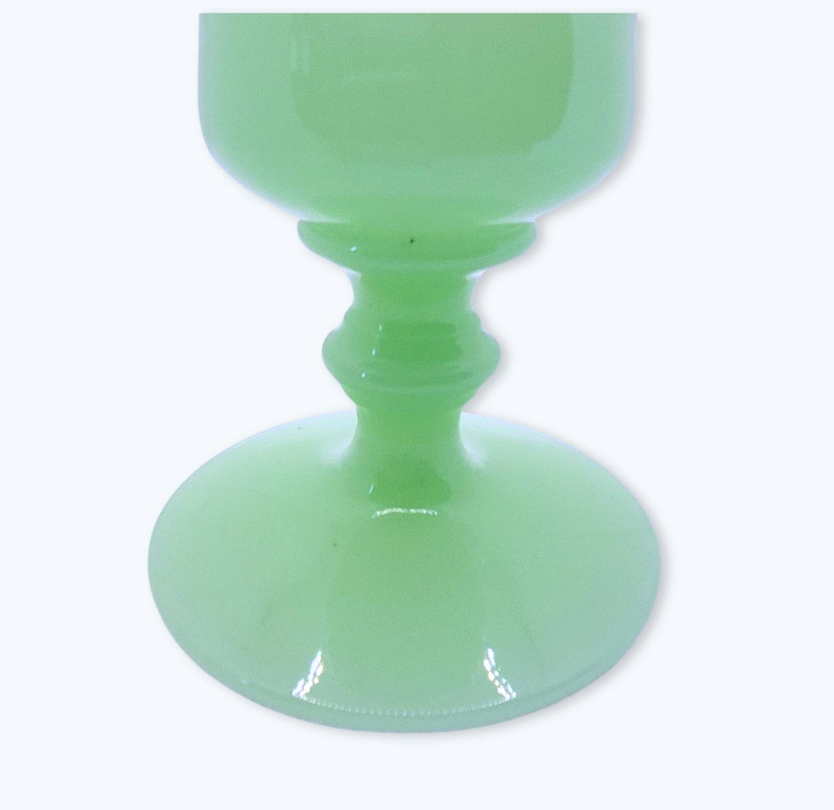 Vase en opaline verte