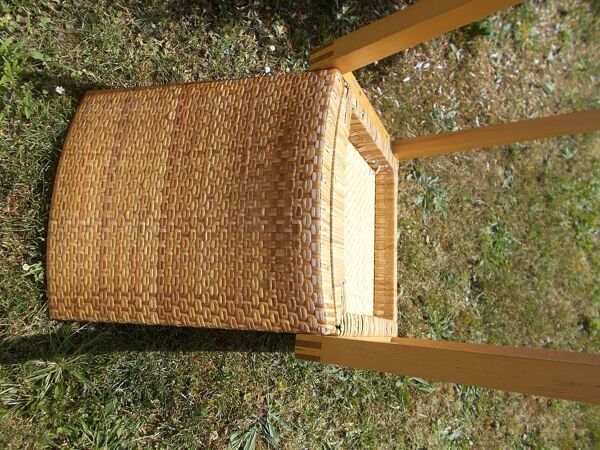 Chaise en bois et osier