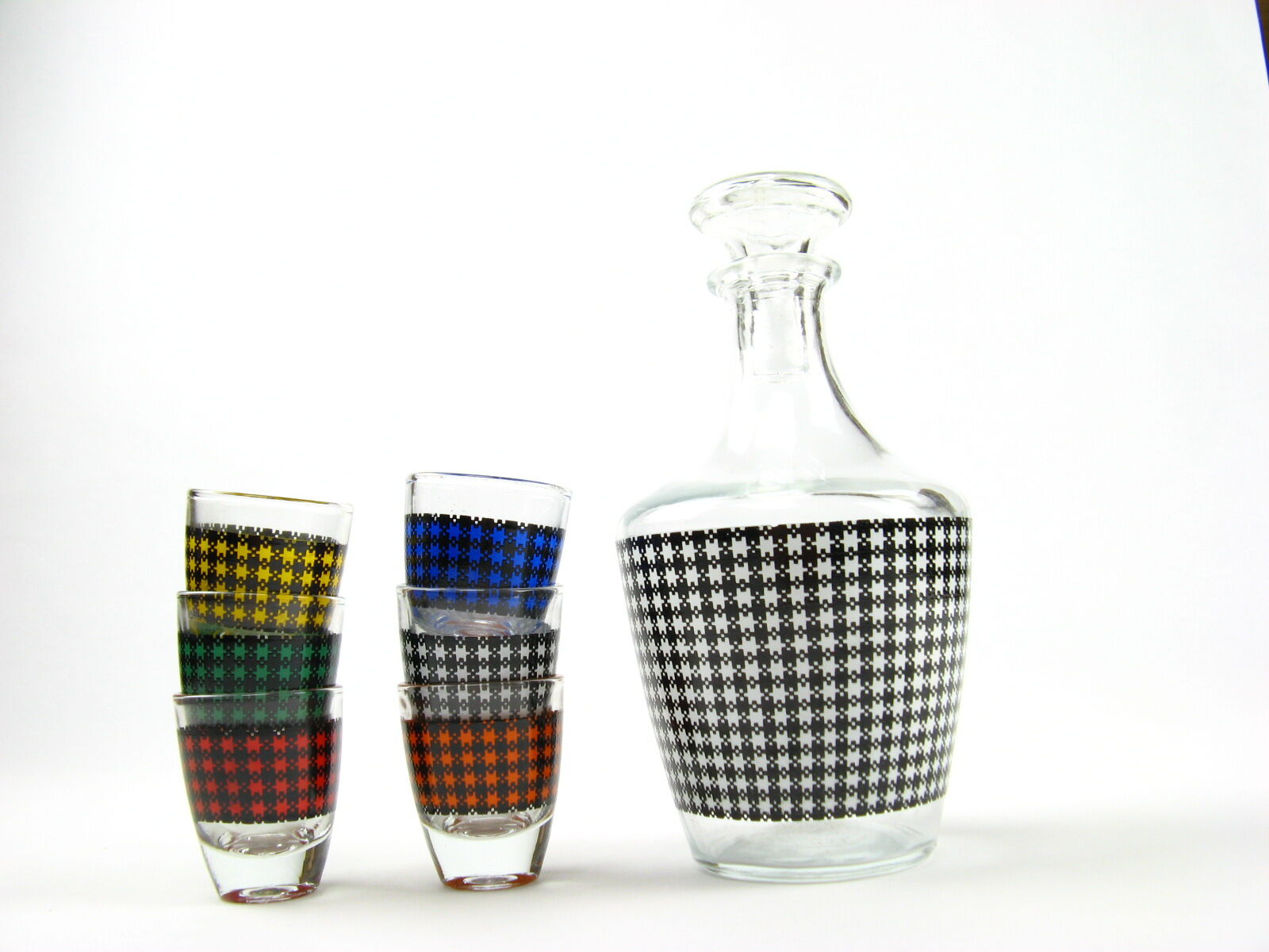 Houndstooth liquor service