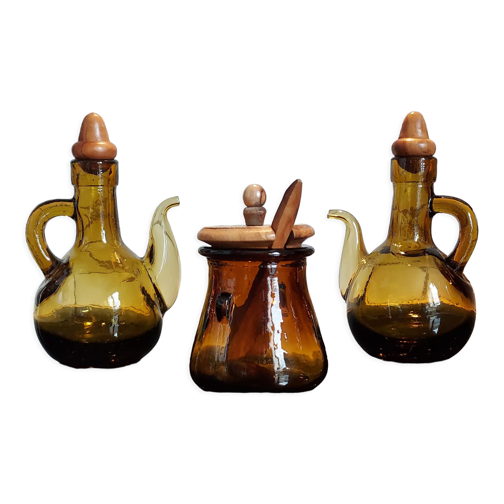 Oil and vinegar serving in amber glass
