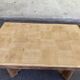 Table à manger brutaliste extensible décapée en chêne campagne chic 1950