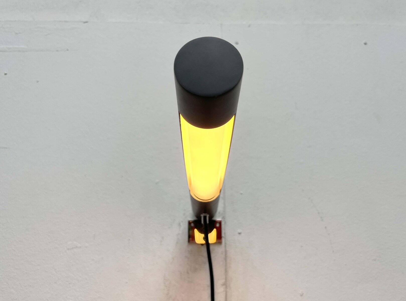 Mid-century minimalist wall lamp attributed to Egon Eiermann for Beisl, 1960s.