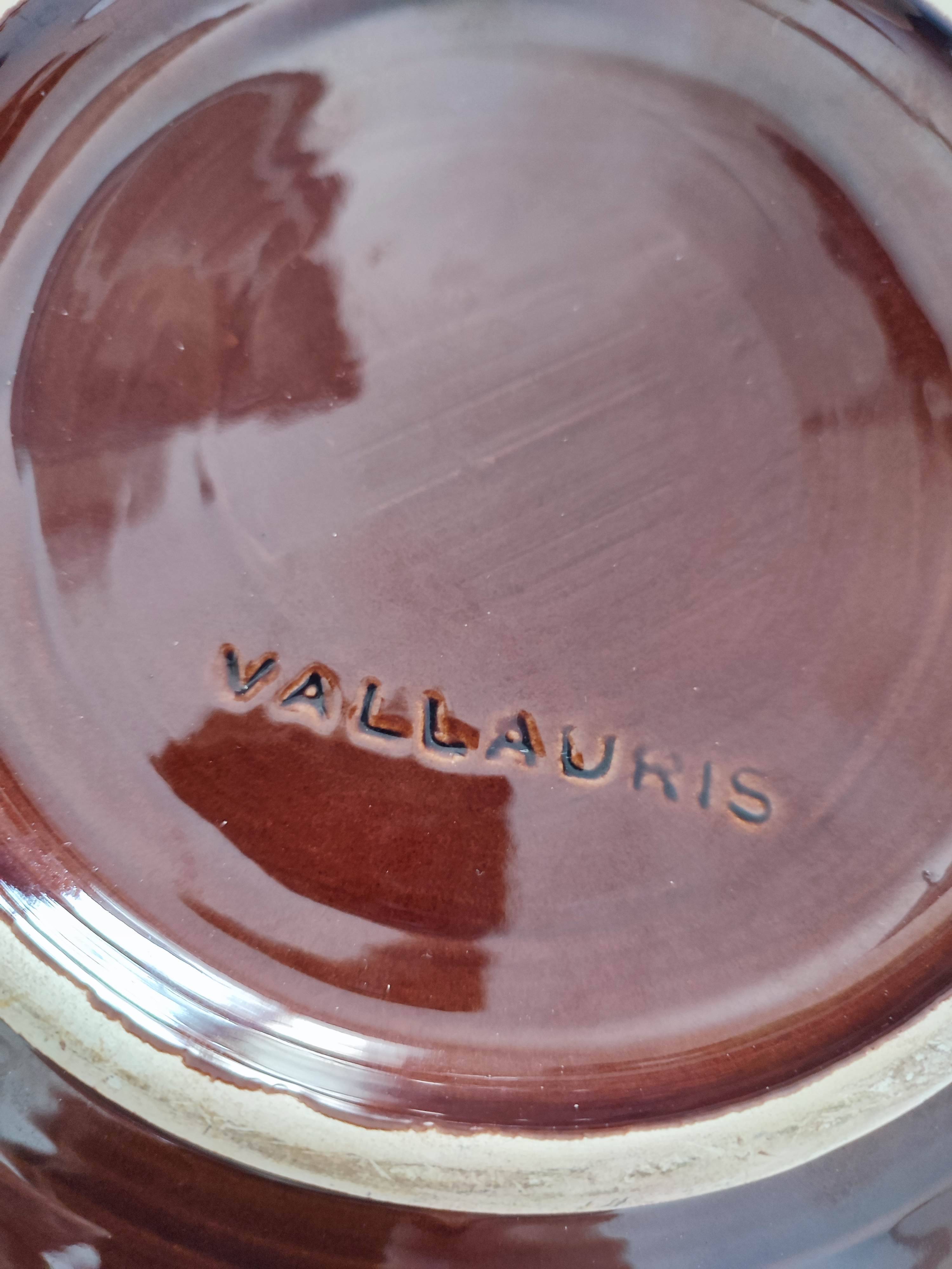 Magnificent decorative plate or fruit bowl signed Vallauris vintage.