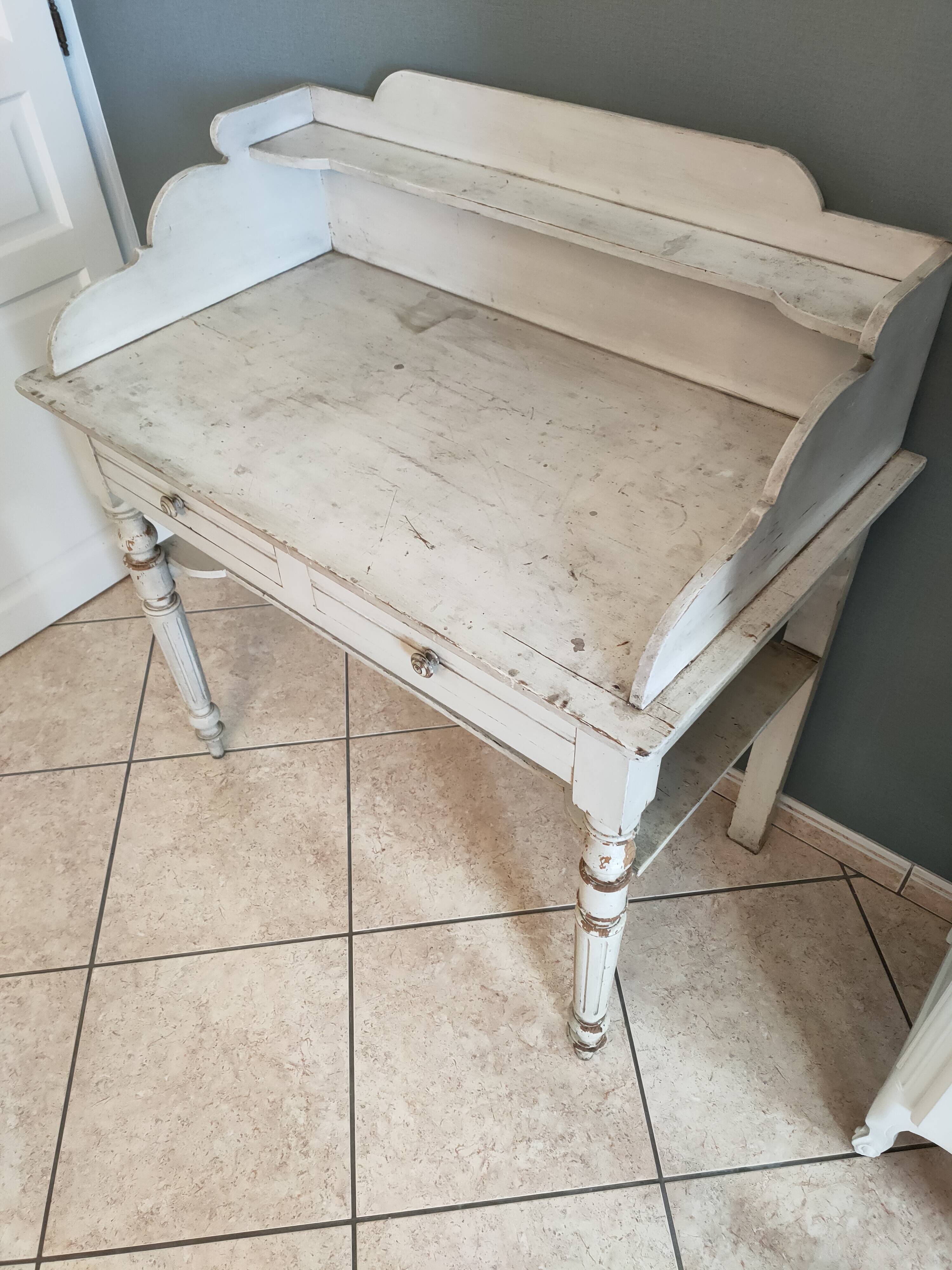 Dressing table dressing table in painted wood