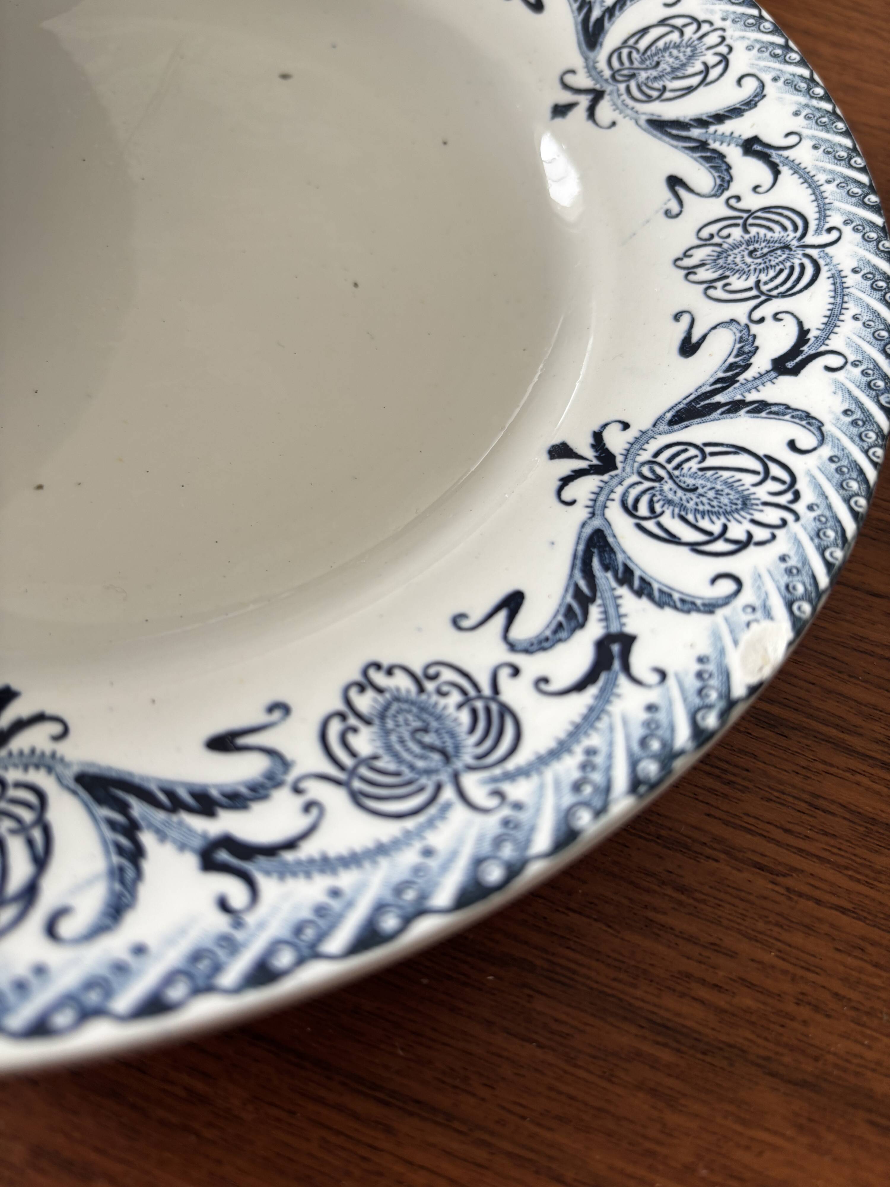 Set of 6 antique flat plates Moulin des Loups model Cardère |