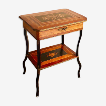 Table à ouvrage en bois noirci de style Napoléon III