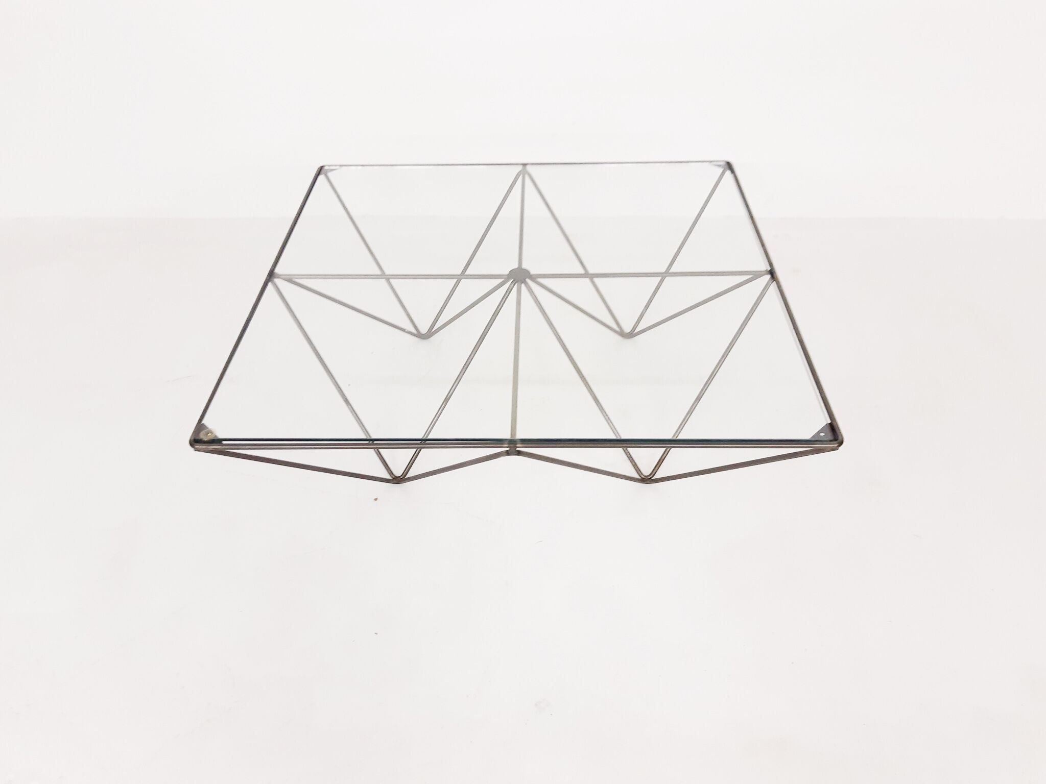 Minimalistic coffee table
