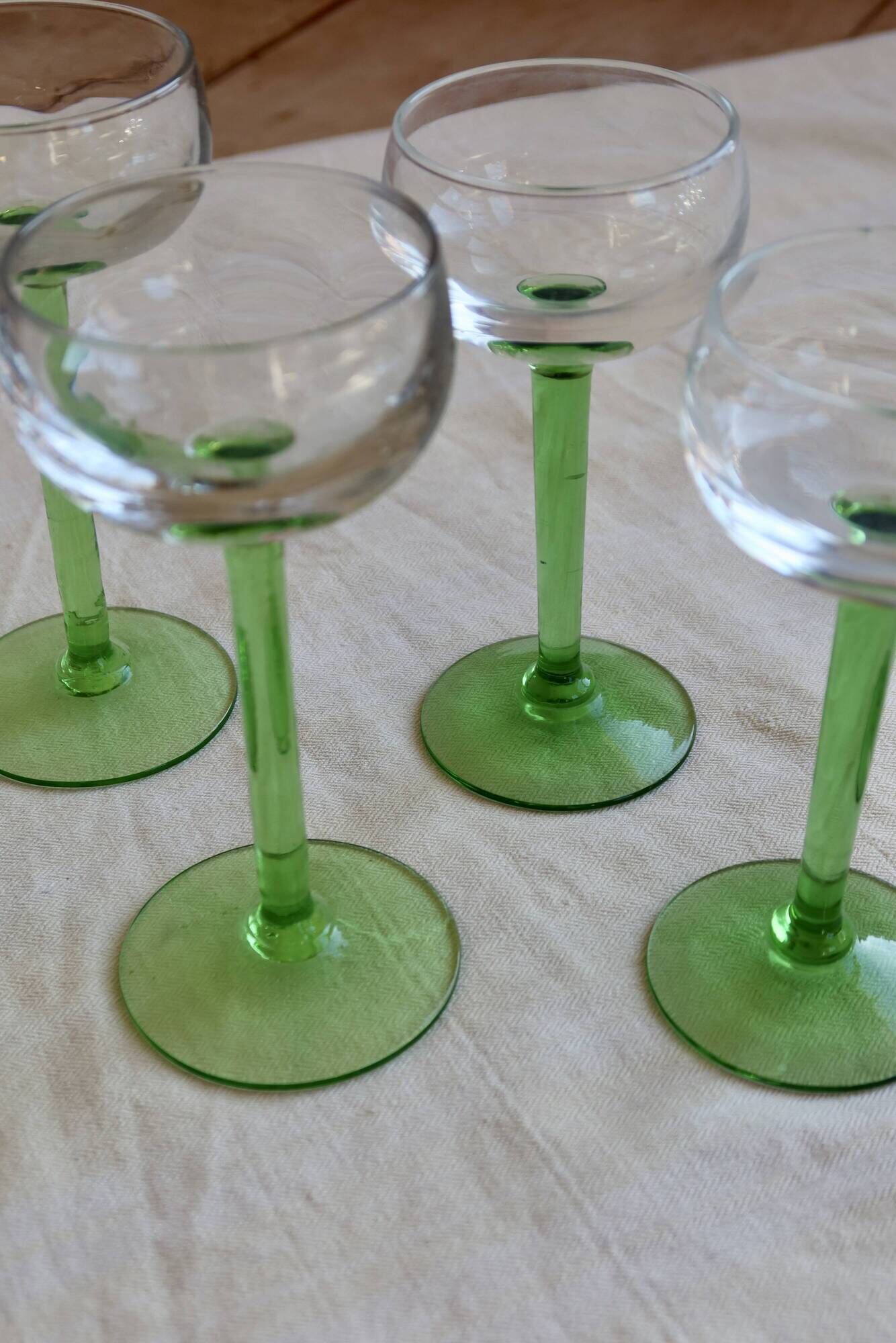 4 mismatched vintage Alsace wine glasses – Green stems