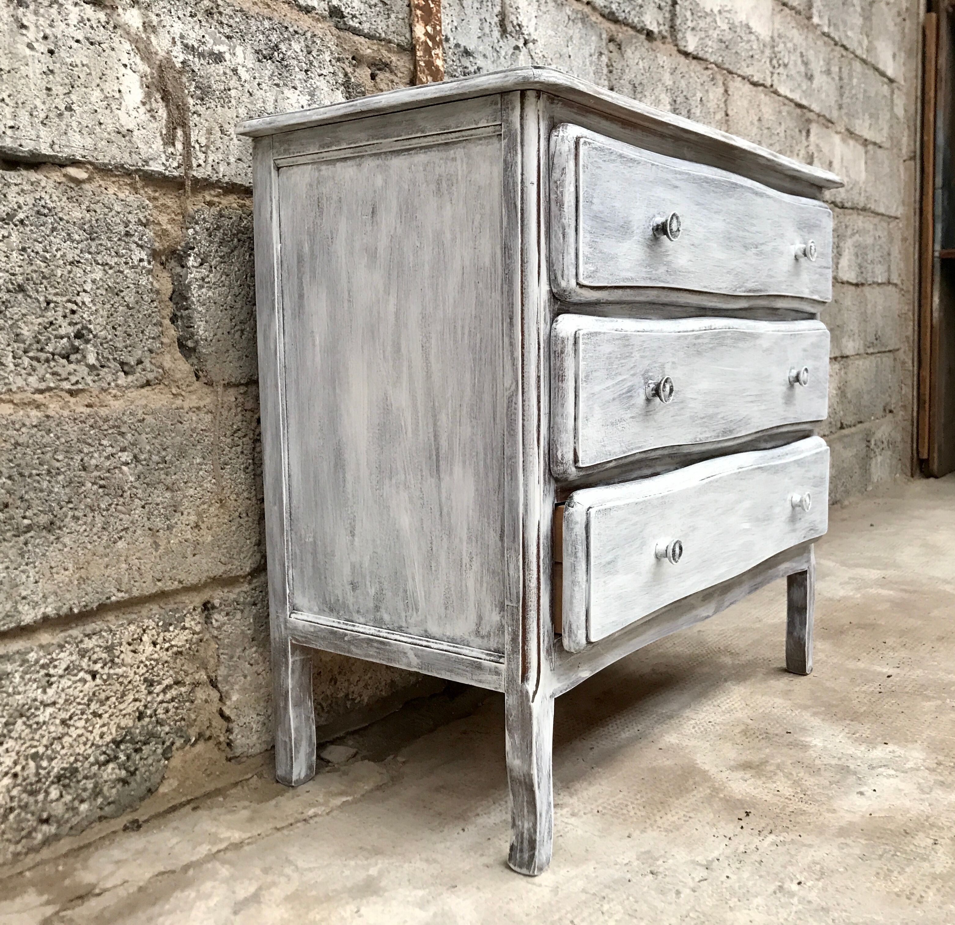 Commode en bois blanche et grise patinée vintage années 70