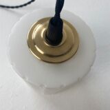 Lot 3 suspensions in vintage opaline