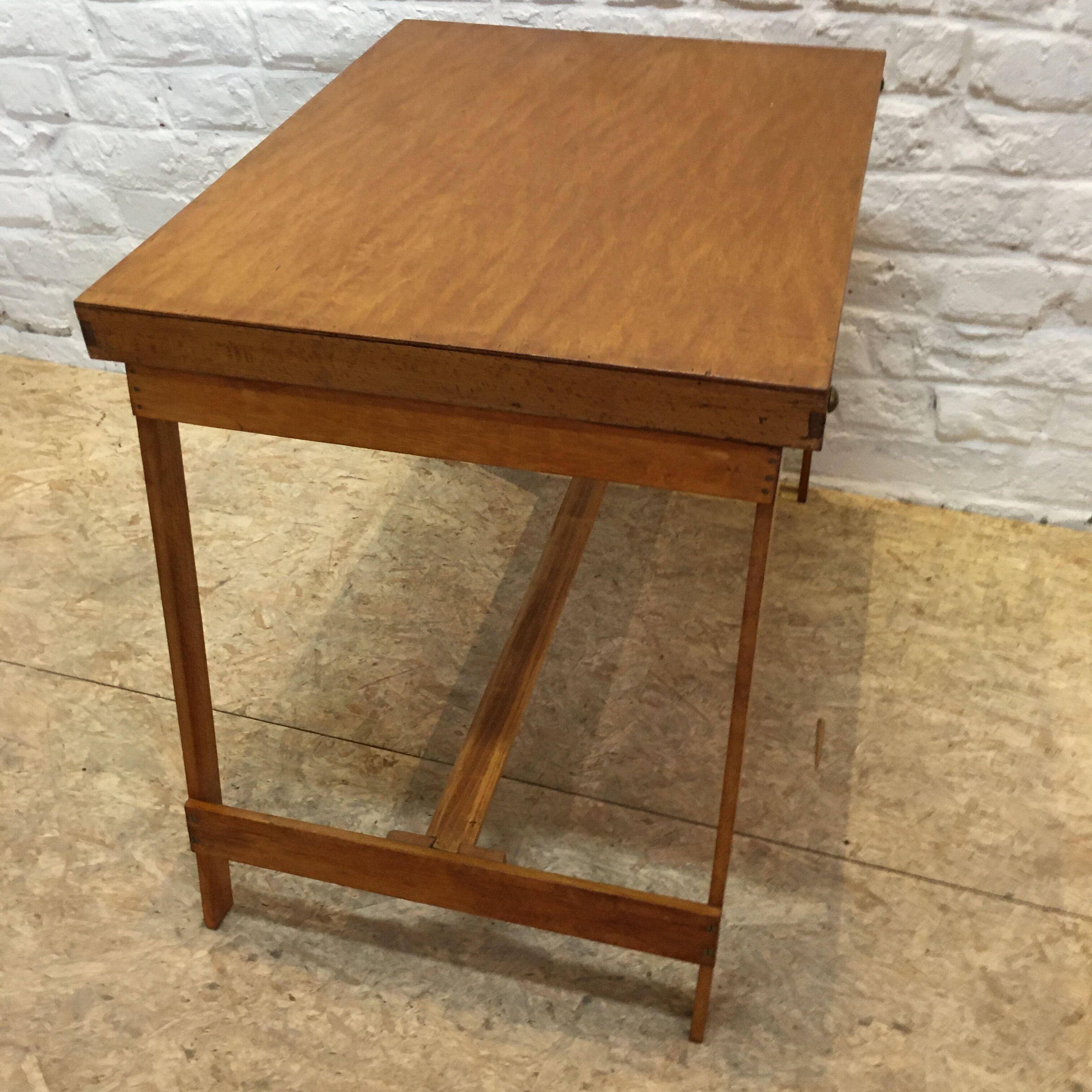 Country folding table