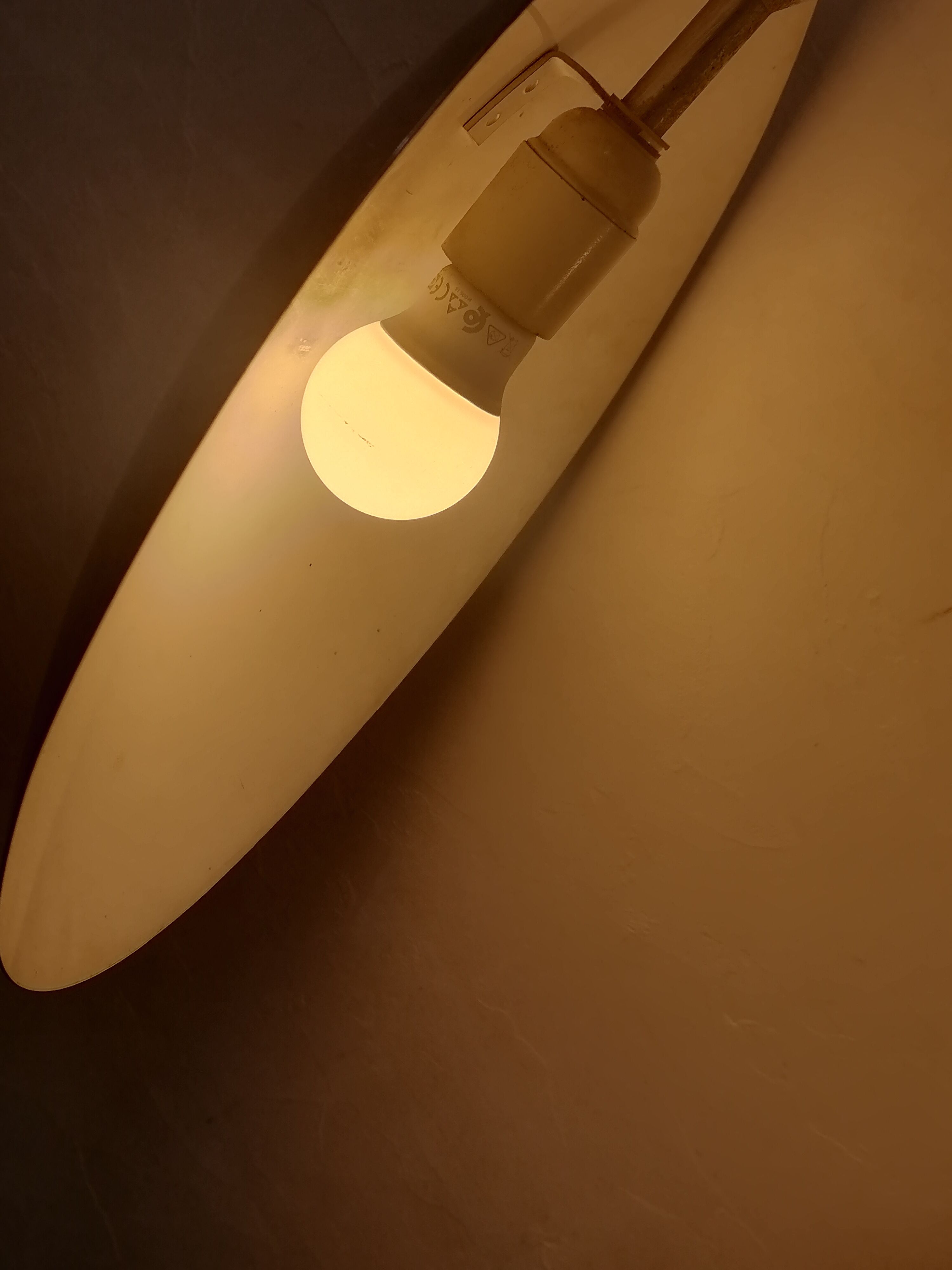 Lampe des années 70 en métal chromé