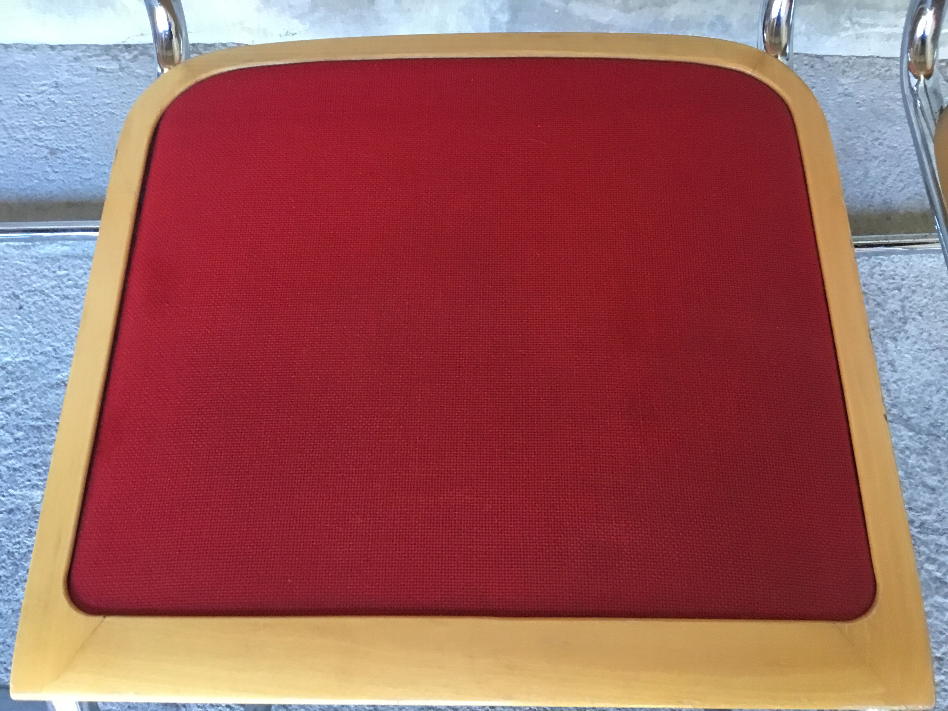 Ensemble de 4 chaises cesca bois et rouge, modèle B32 par Marcel Breuer