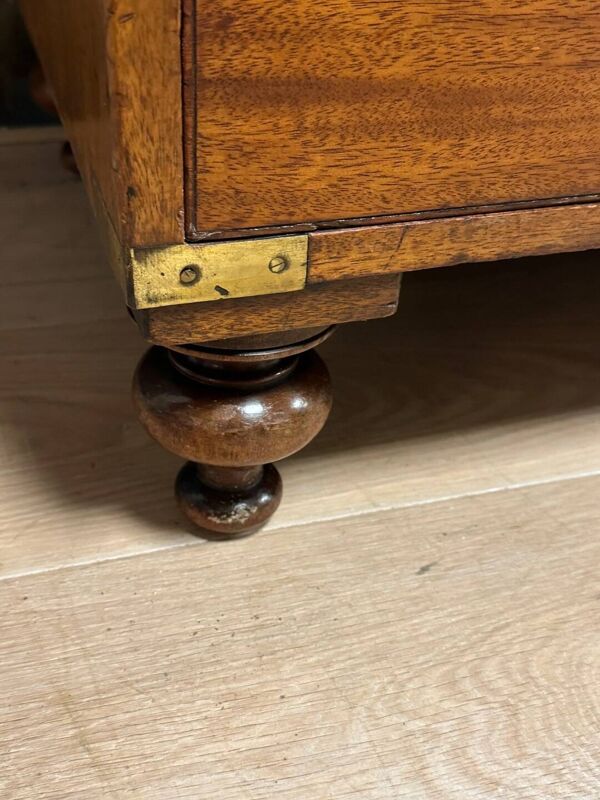 Coffre de campagne militaire ancien