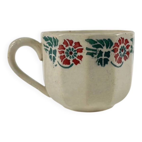 Tasse ancienne terre de fer pour collection, fin XIXe - début XXe s.