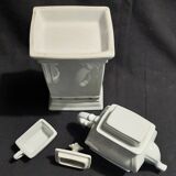 Complete Paris white porcelain teapot