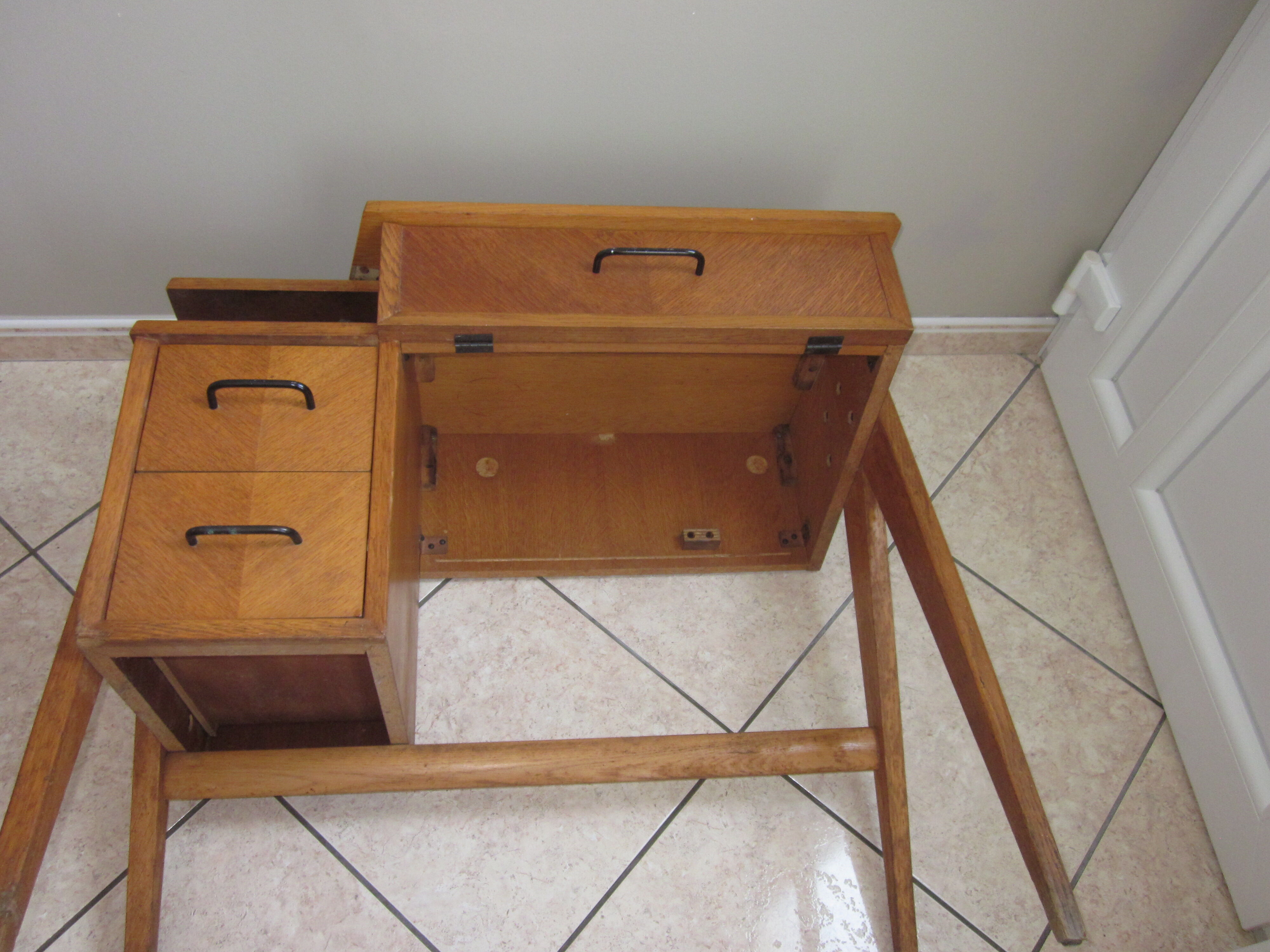Desk vintage feet compass