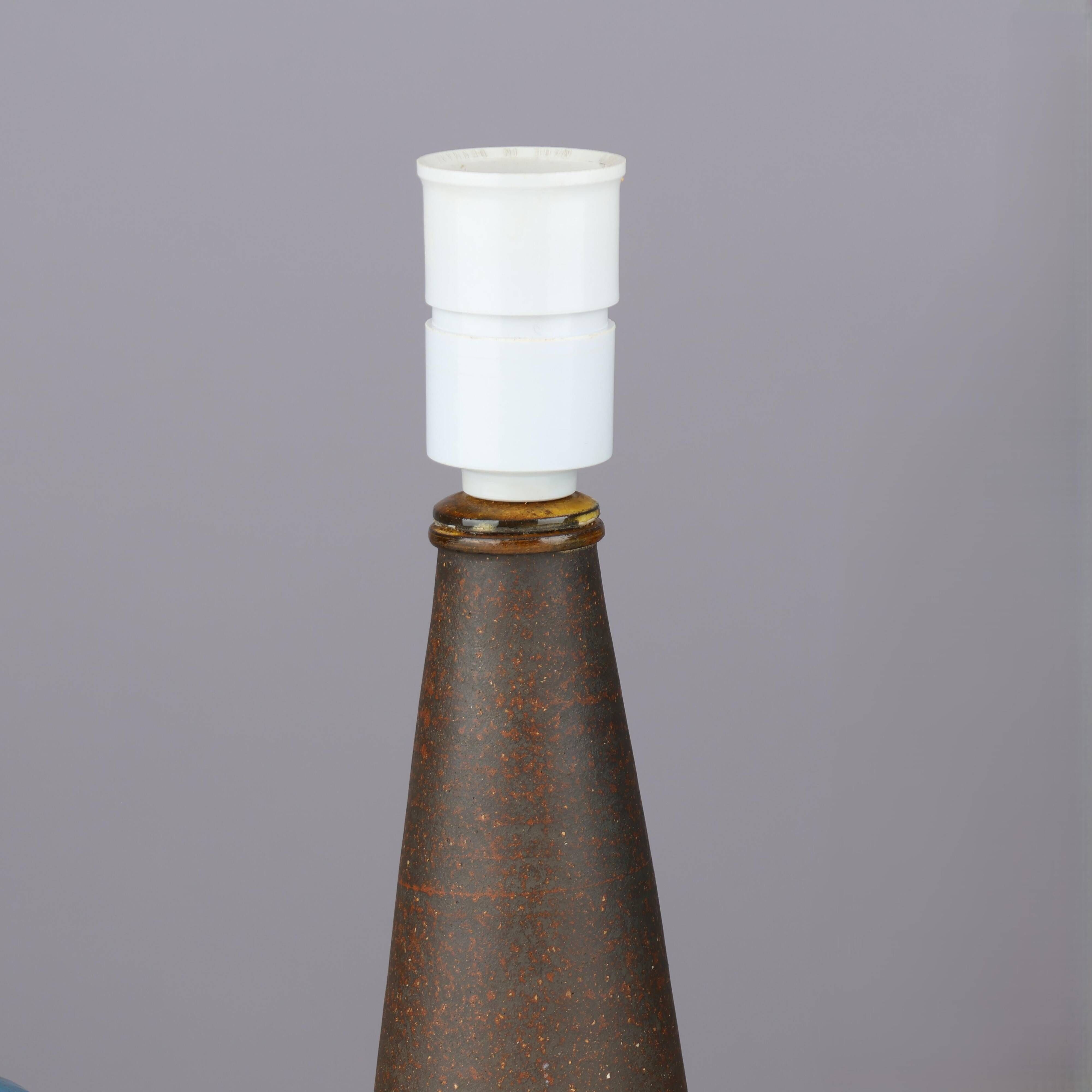 Nils Kahler table lamp in ceramic by Herman A. Kähler, Denmark, 1960 signed.