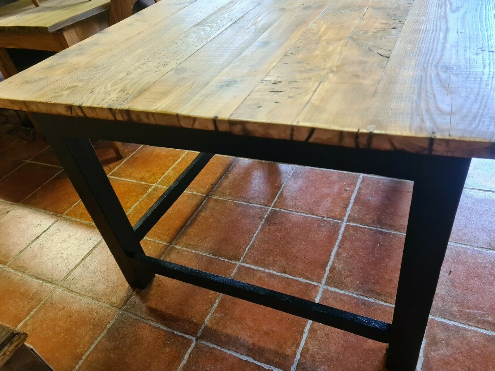 Draper table with 2 drawers