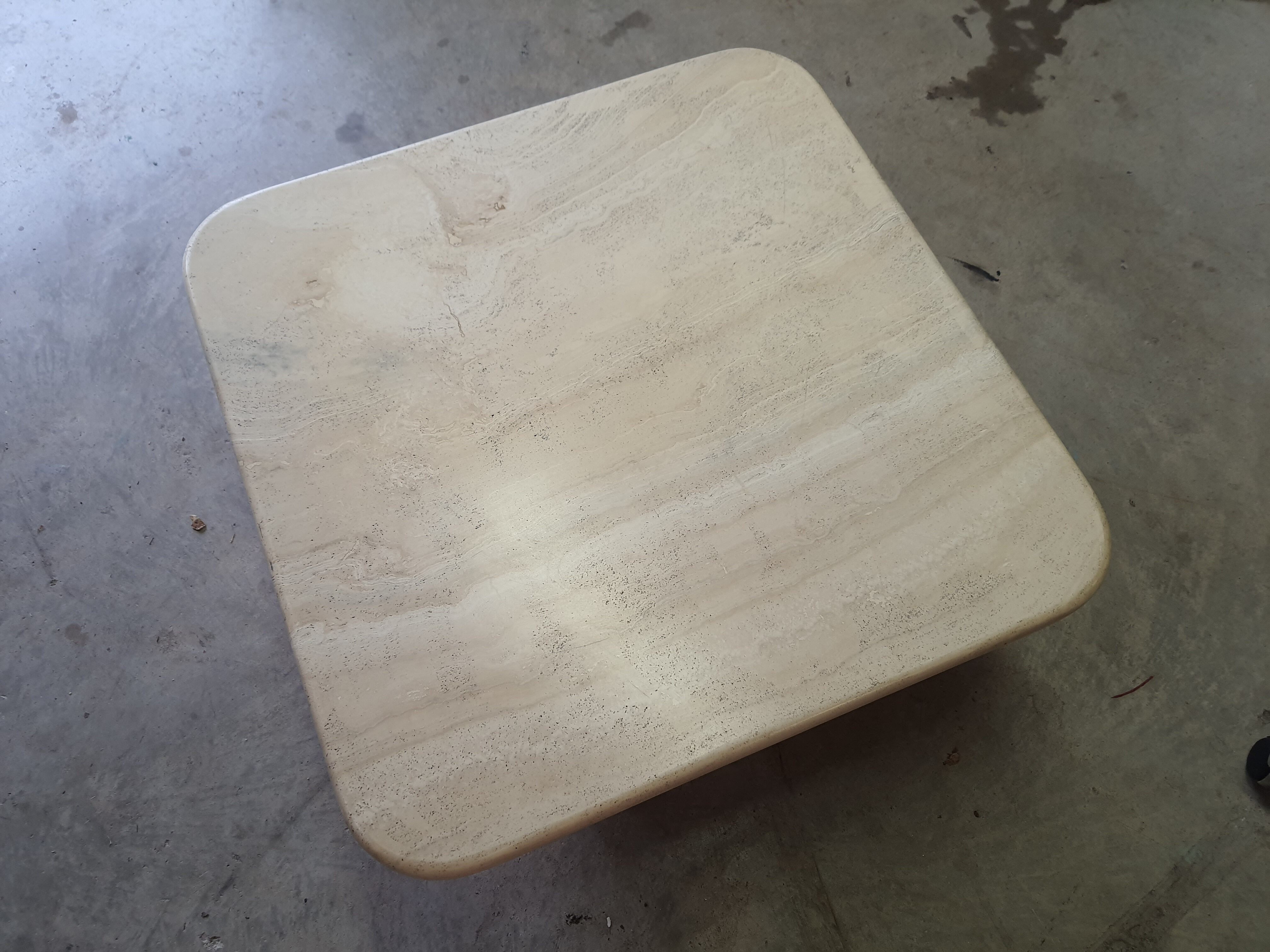 Coffee table in travertine Roche bobois