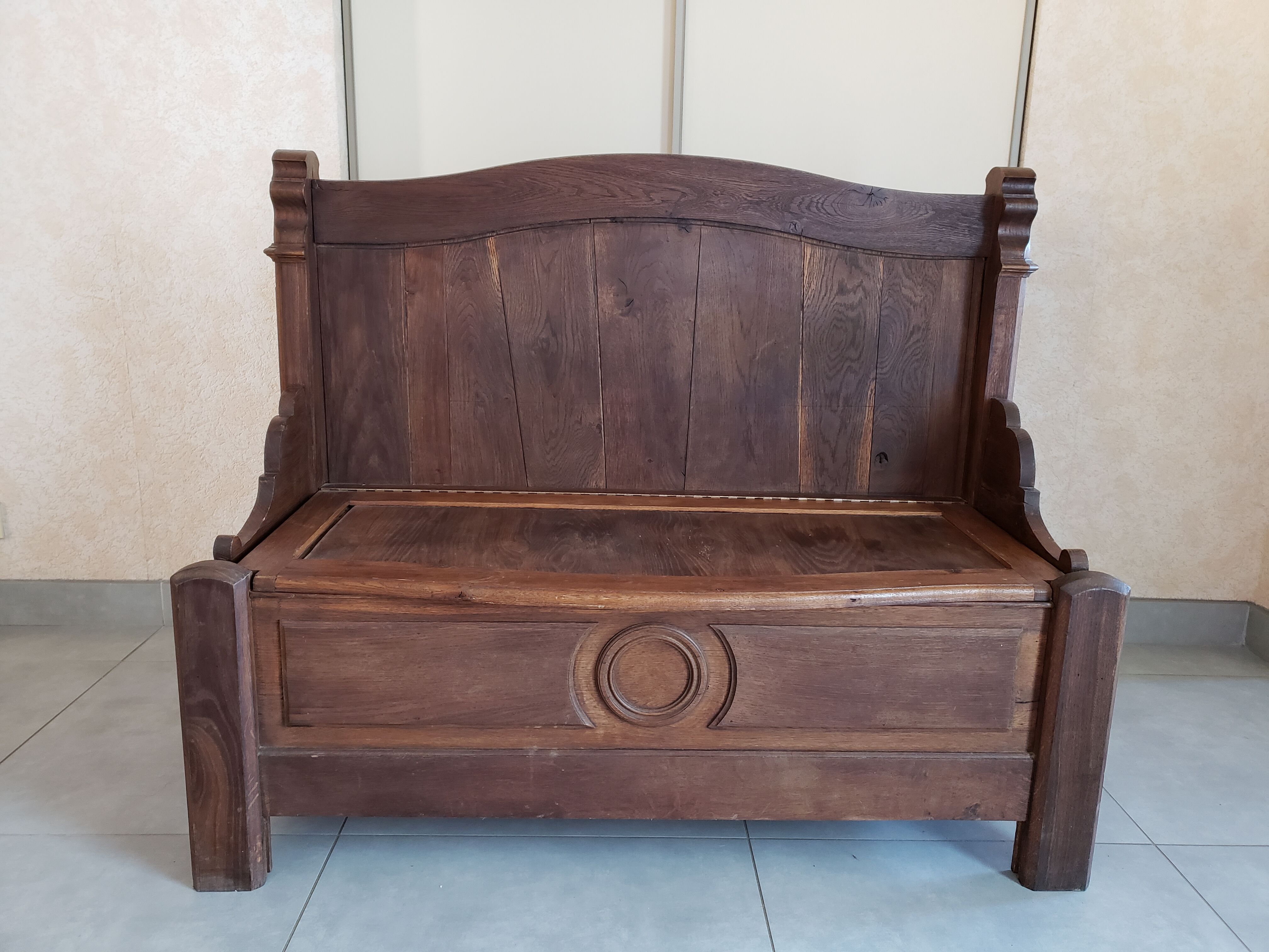 Antique chest bench
