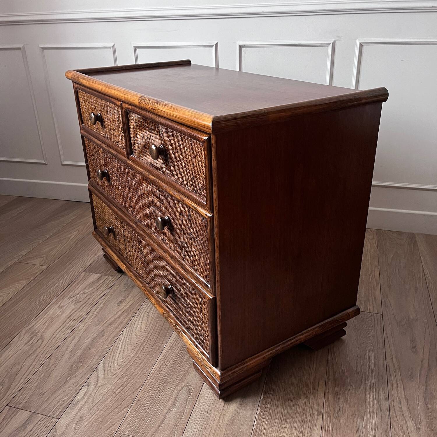 Commode en rotin