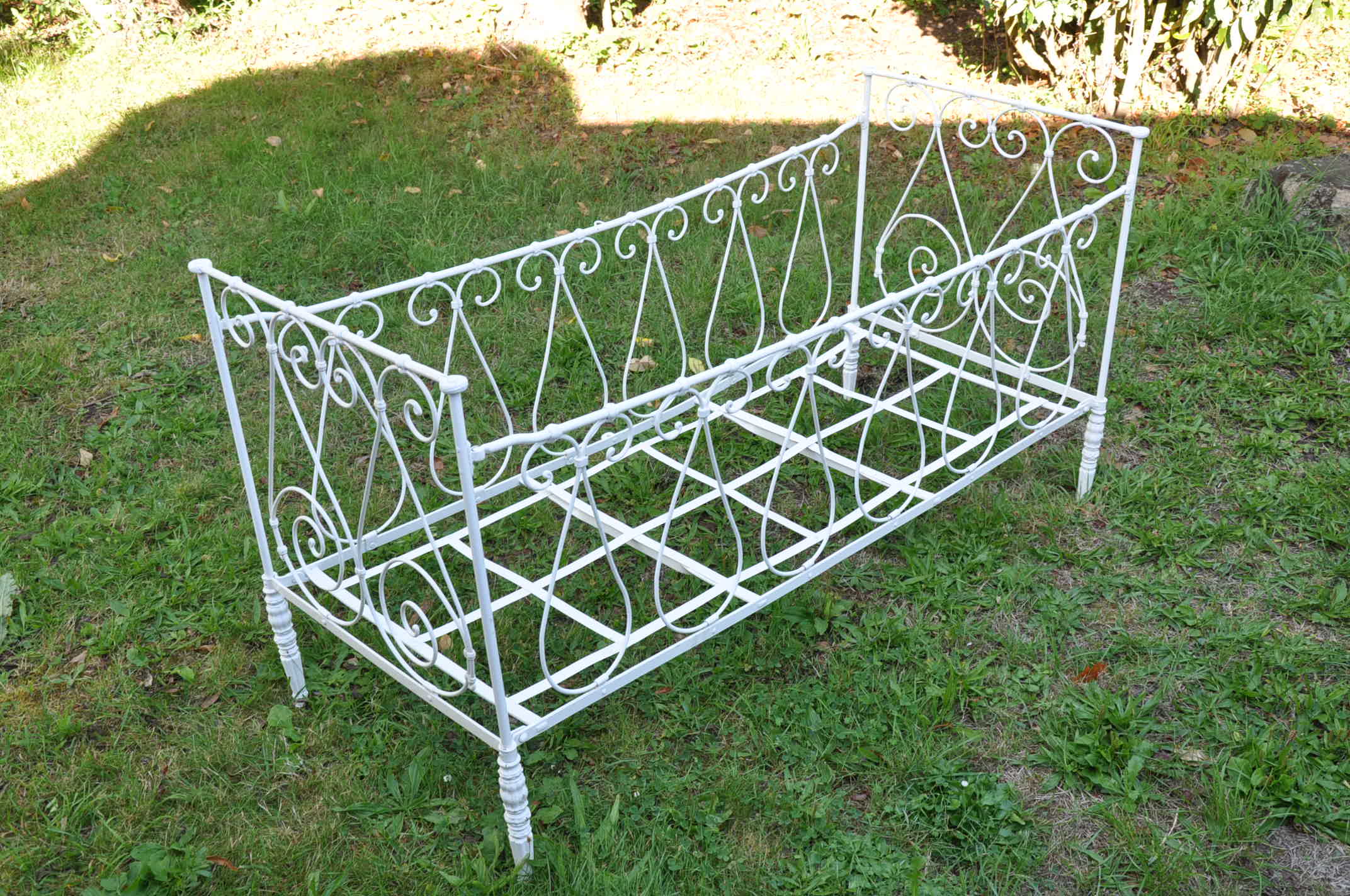 Wrought iron bed