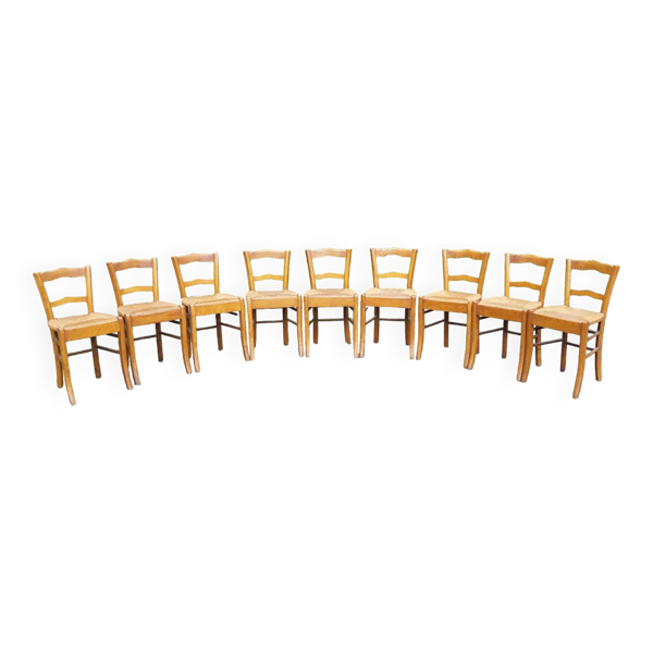 Suite de 9 chaises paillées