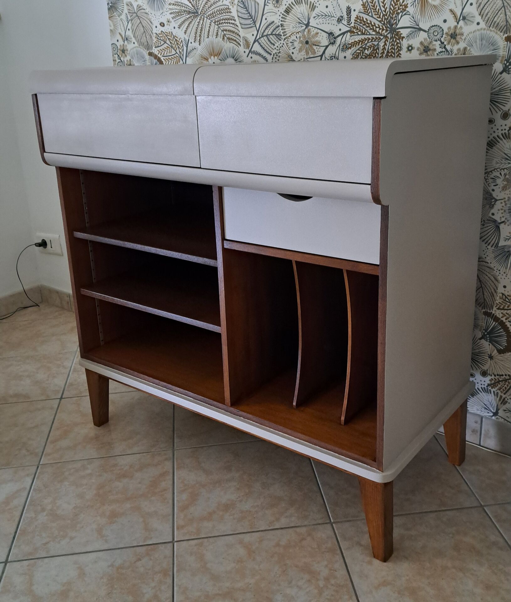 Vinyl furniture by Rød Sødgren