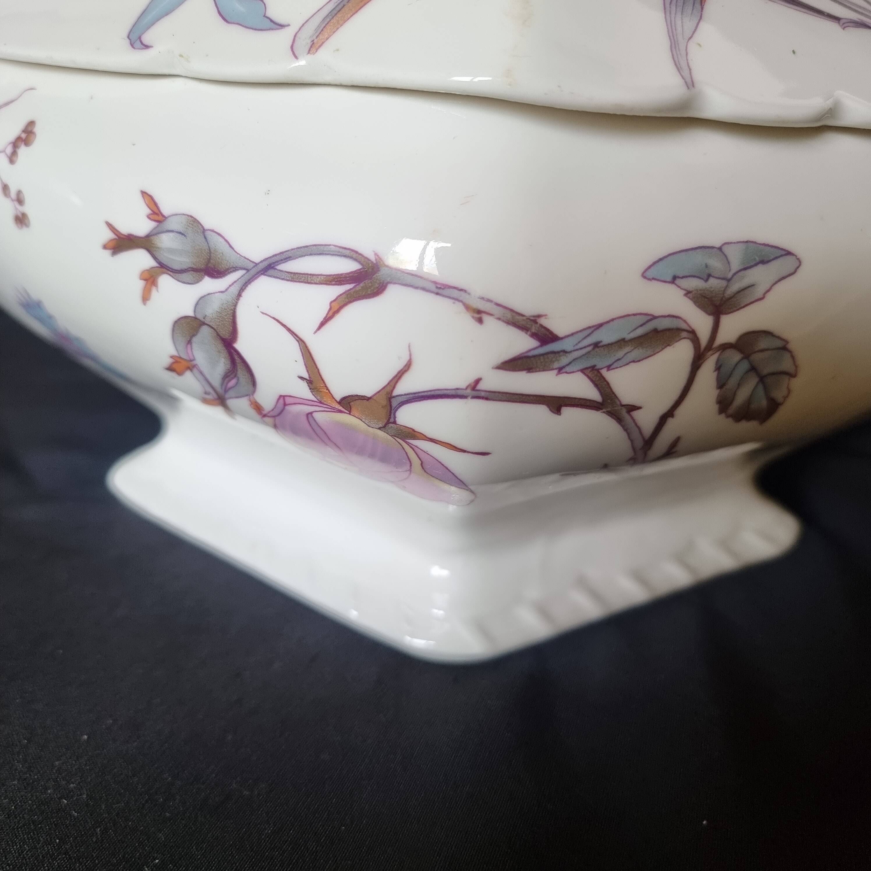 Antique porcelain tureen "Vieux Paris", 19th century, with shaped handles