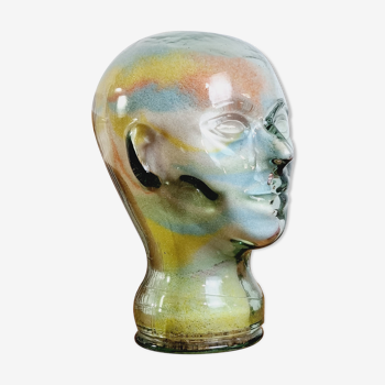 Glass head with pastel colored salt