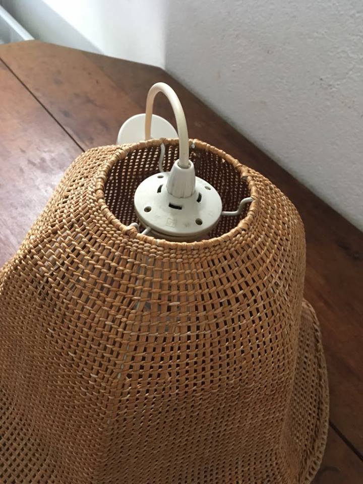 Hanging lamp in wicker